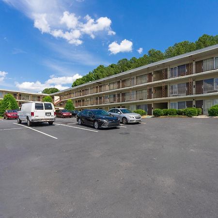 Budgetel Inn And Suites Atlanta Exterior photo