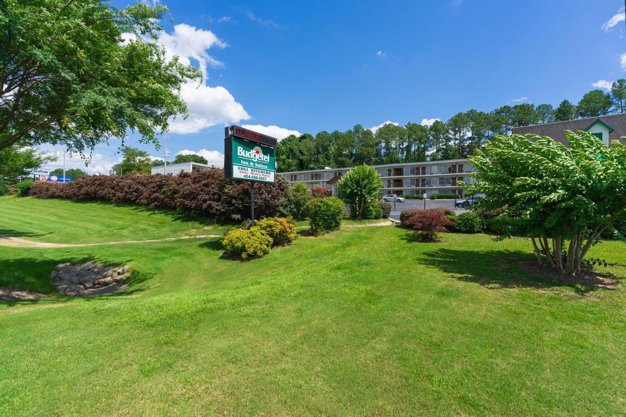 Budgetel Inn And Suites Atlanta Exterior photo