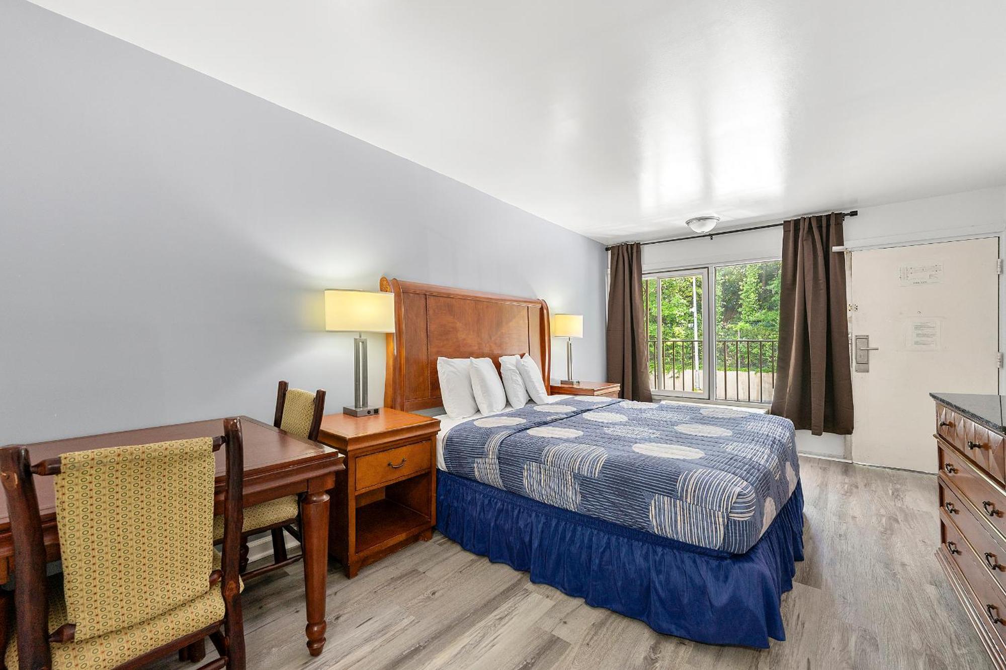 Budgetel Inn And Suites Atlanta Exterior photo