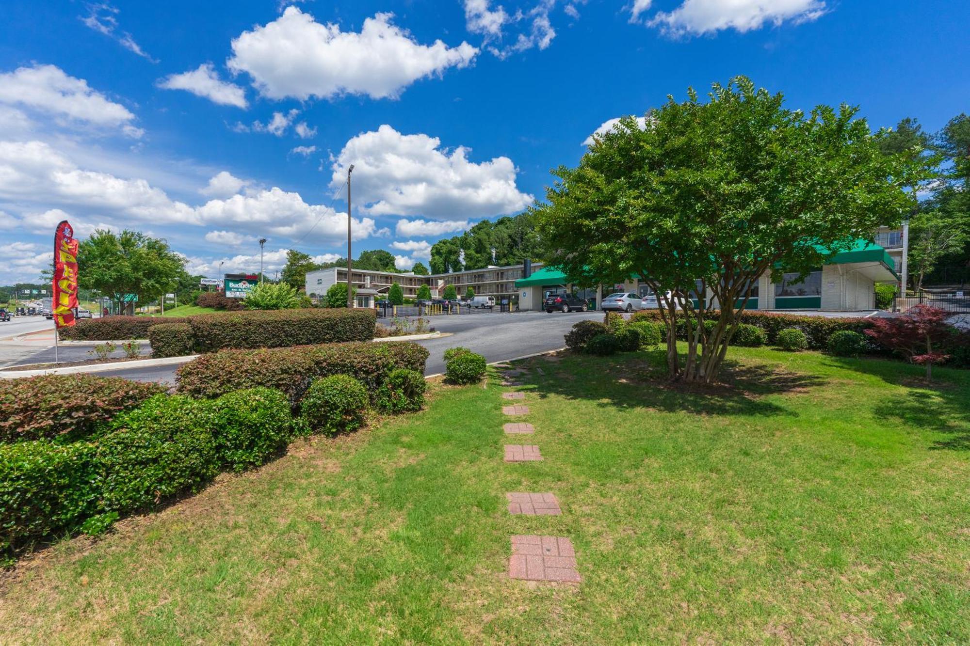 Budgetel Inn And Suites Atlanta Exterior photo