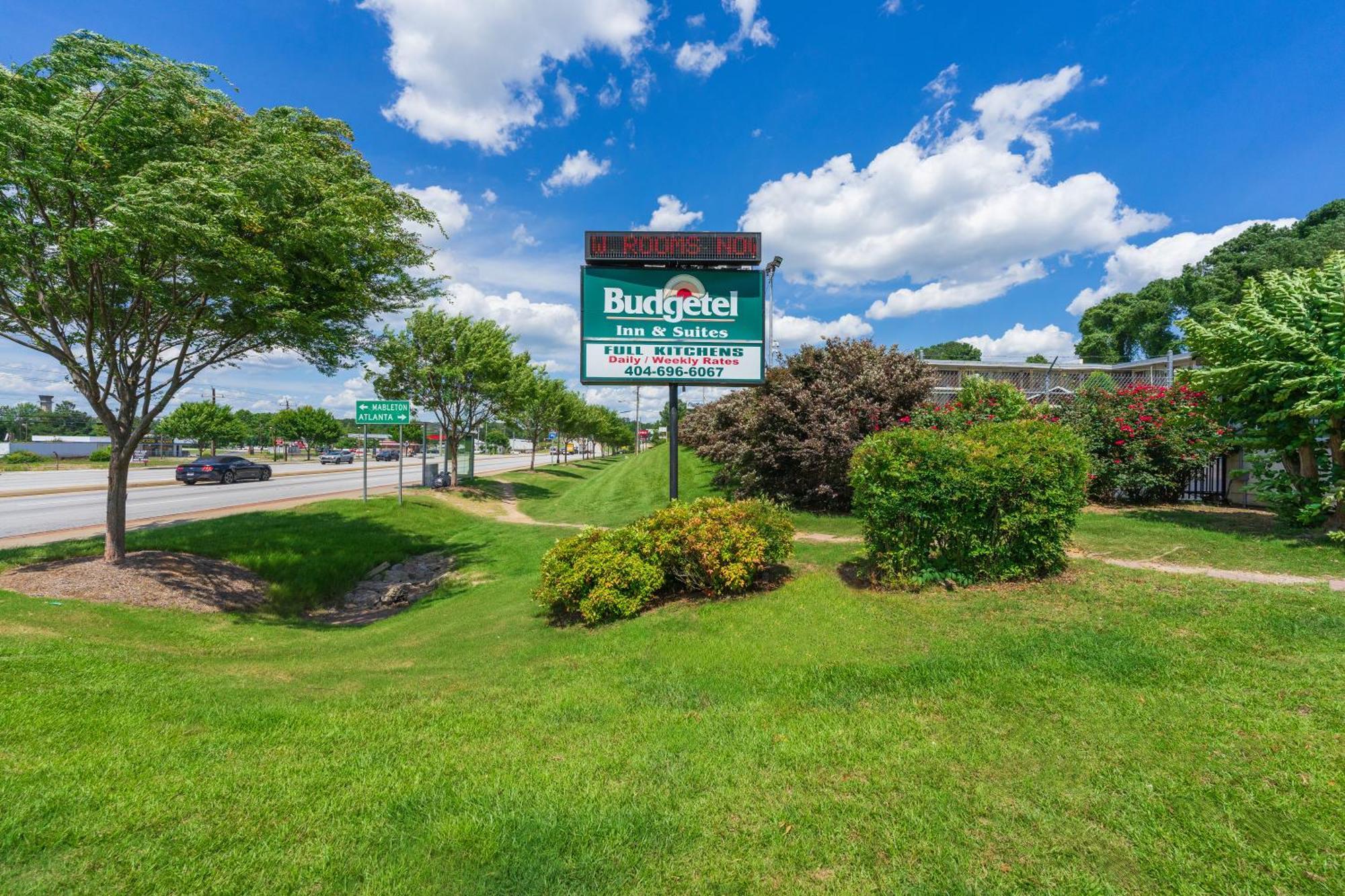 Budgetel Inn And Suites Atlanta Exterior photo