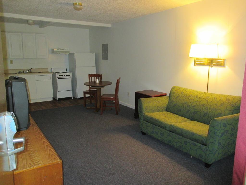 Budgetel Inn And Suites Atlanta Room photo