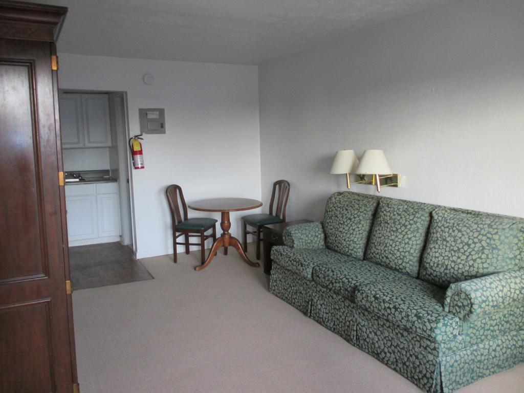Budgetel Inn And Suites Atlanta Room photo