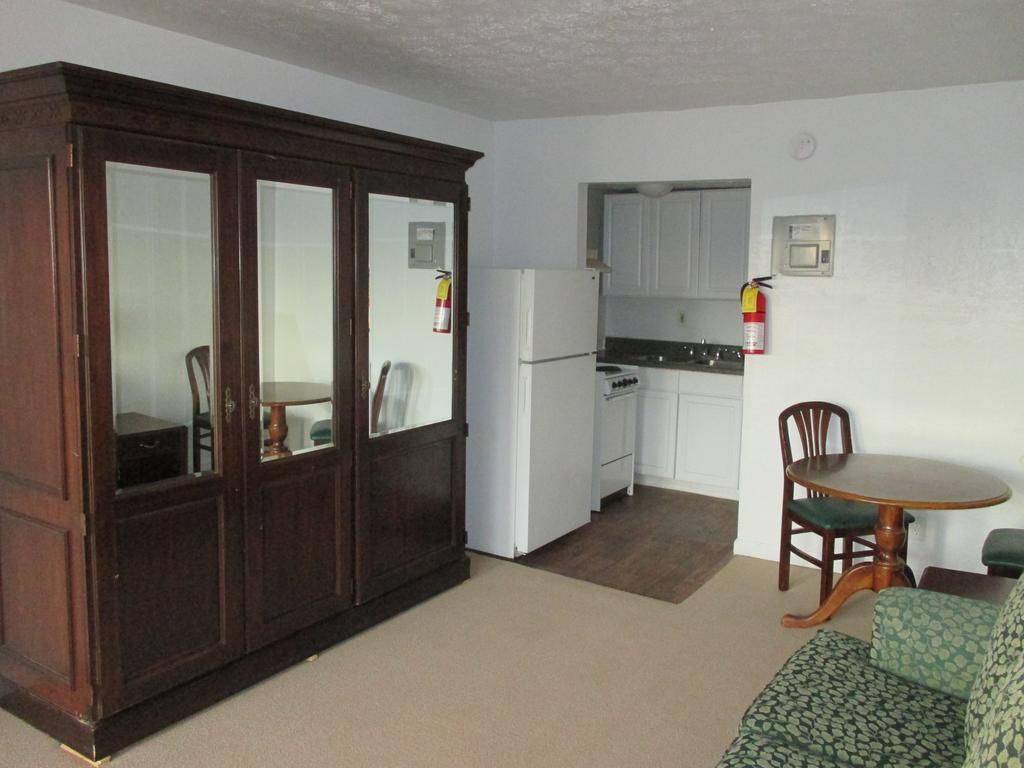 Budgetel Inn And Suites Atlanta Room photo